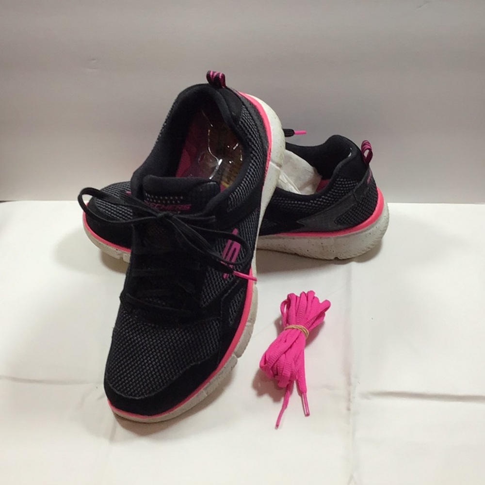 Skechers New School Women's Black and Hot Pink Athletic Shoes Size 10